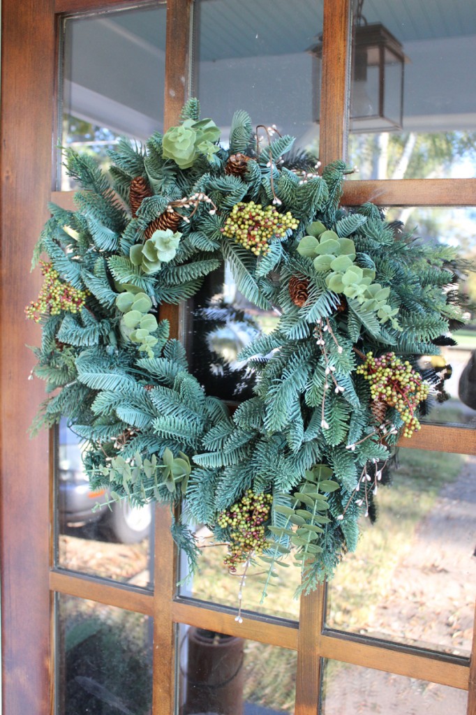 mixed-greenery-wreath
