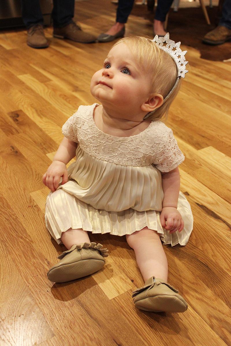 girls-first-birthday-party-outfit