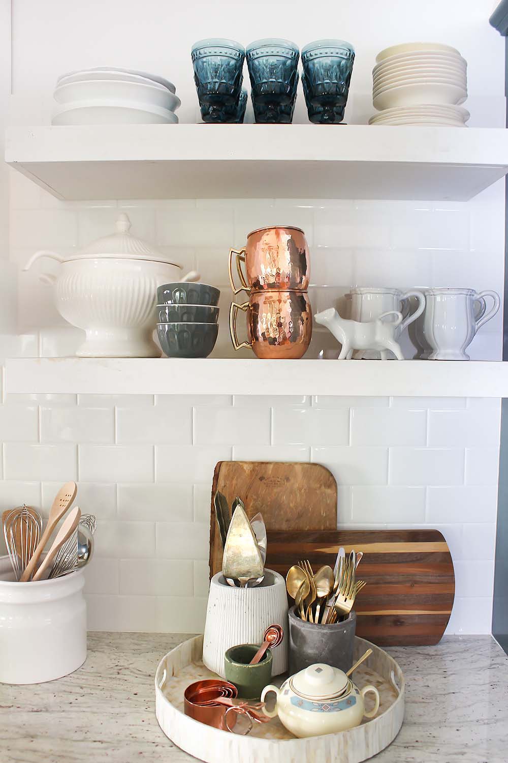 kitchen-shelf-styling
