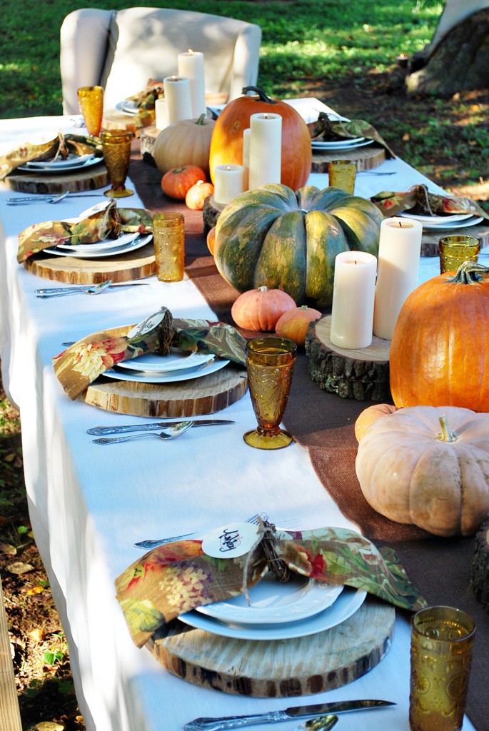 Thanksgiving Tablescape Inspiration - thewhitebuffalostylingco.com